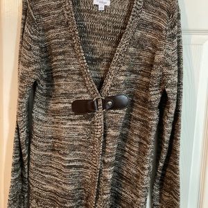 Reposhing this comfy sweater